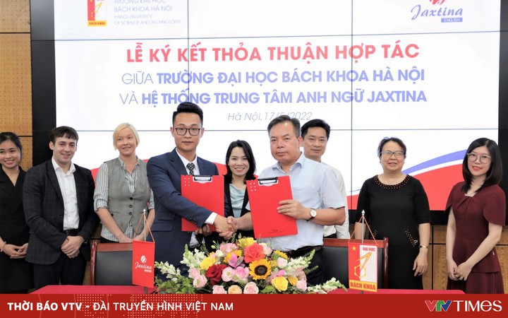 Jaxtina English System signed a cooperation agreement with Hanoi University of Science and Technology