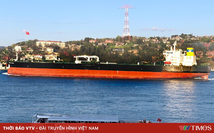Iran seizes two Greek oil tankers in Persian Gulf