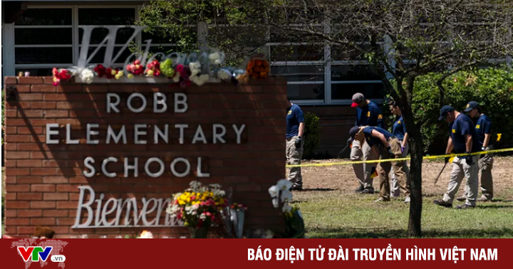Texas police admit mistakes in elementary school shooting when they were slow to act