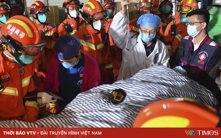 Building collapse in China: The 9th survivor is saved
