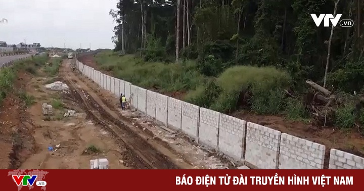 Construction of a wall to protect the national park in Cote D’Ivoire