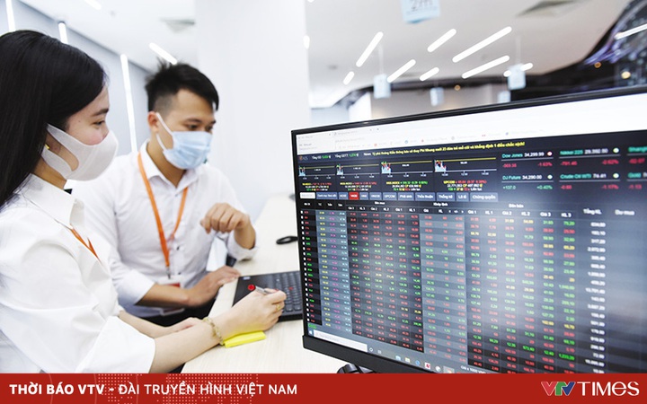 VN-Index reversed and gained 12 points