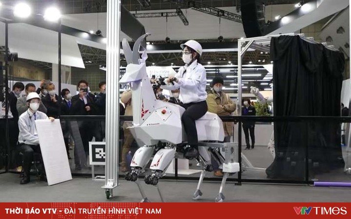 Robots to help move heavy objects in Japan