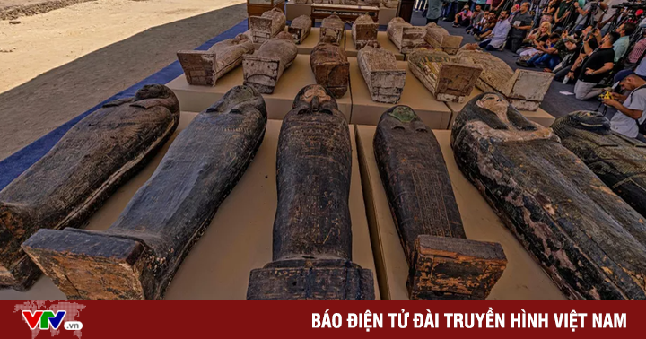 Hundreds of ancient coffins and golden statues unearthed in Egypt