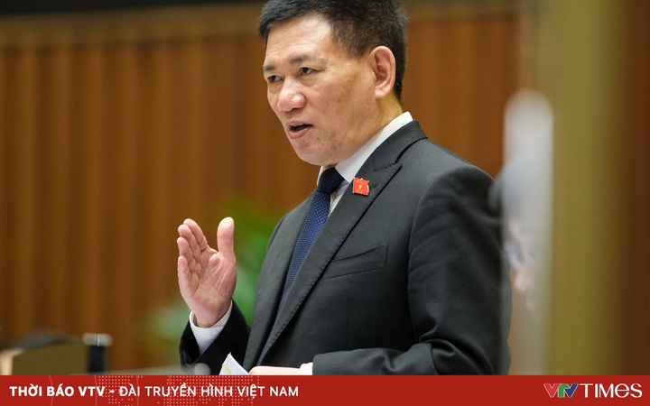“There is only the case that Tan Hoang Minh has not been able to pay the bond debt”