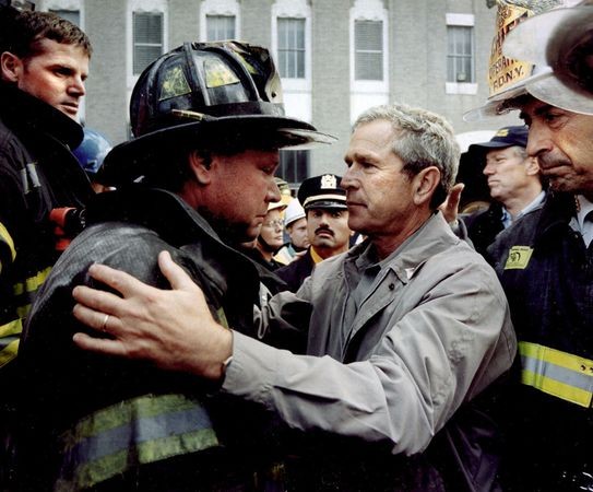 Vụ khủng bố 11/9 qua những bức ảnh không thể quên