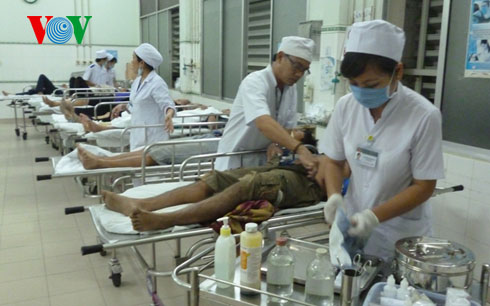 Các nạn nhân đang được cấp cứu tại Bệnh viện đa khoa tỉnh Bình Thuận.