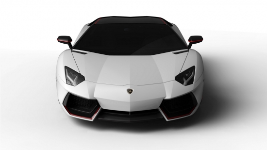 Xe vẫn giữ nguyên động cơ V12 của chiếc Lamborghini Aventador LP 700-4  phiên bản thường