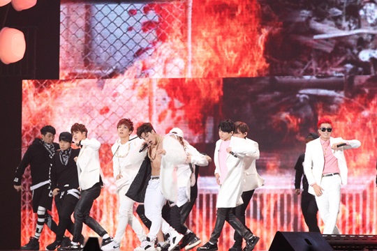 BTS thiêu đốt MAMA 2014 bằng những vũ đạo mạnh mẽ