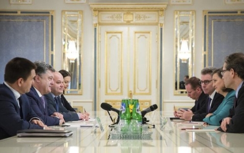 Tổng thống Ukraine gặp trợ lý Ngoại trưởng Mỹ