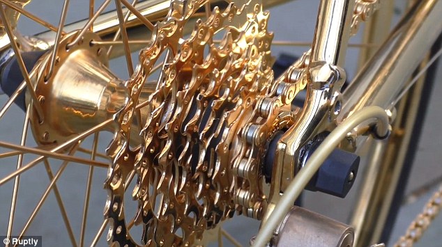 Đĩa xích mạ vàng của xe đạp. (Ảnh: dailymail.co.uk)