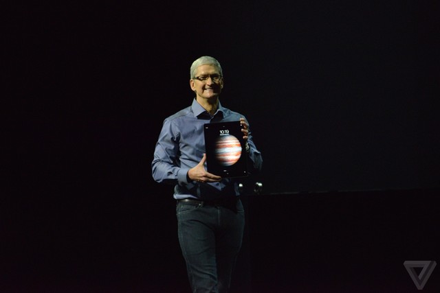 Tim Cook giới thiệu chiếc iPad Pro mới