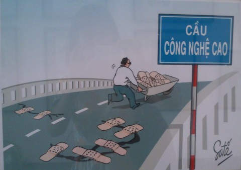 Triển lãm tranh biếm họa về an toàn giao thông 2015
