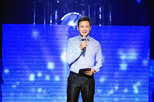 MC Anh Tuấn - gương mặt dẫn chương trình kì cựu của Bài hát Việt mỗi năm