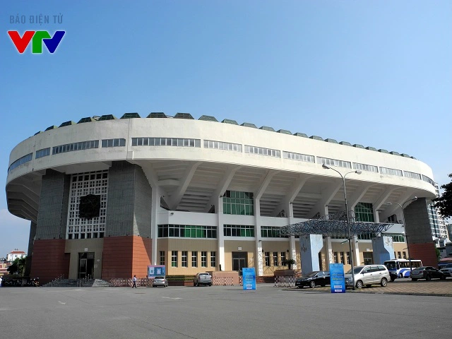 
Cung thể thao tổng hợp Quần Ngựa nằm trên đường Văn Cao, đây chính nơi Trung đoàn Thủ đô đóng quân trước khi tiến vào Hà Nội.
