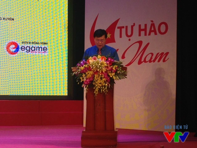 
Đồng chí Lê Quôc Phong, Bí thư ban chấp hành Trung ương Đoàn đọc diễn văn khai mạc cuộc thi
