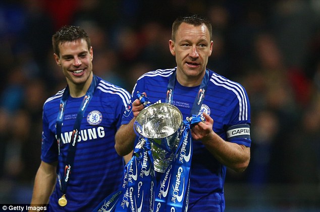 Terry từng cùng Chelsea nâng cao Capital One Cup và sắp tới có thể là Premier League mùa này.