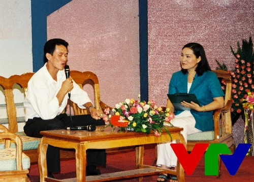 
Chính thức là thành viên của gia đình VTV3 vào năm 2000, BTV Kim Ngân được khán giả biết đến nhiều qua chương trình Người xây tổ ấm. Sau đó, chị tiếp tục tham gia các chương trình talkshow như: Chuyện đêm cuối tuần, Rubic 8, Chuyện đêm muộn...
