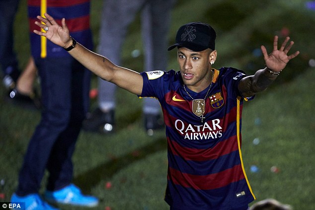 
Neymar - tác giả bàn thắng ấn định thắng lợi cho Barca ở Cúp Nha Vua hân hoan ăn mừng.
