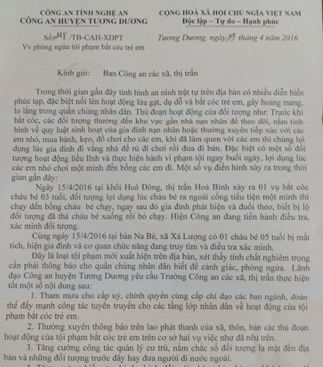 
Công văn khuyến cáo về nạn bắt cóc trẻ em của công an huyện Tương Dương. Ảnh: nld.com.vn)

