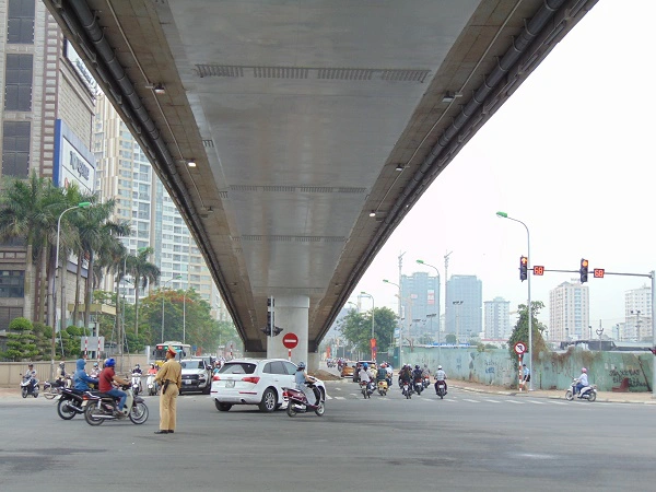 
Cầu vượt Hoàng Minh Giám - Nguyễn Chánh được áp dụng công nghệ thi công cọc vít NS Ecopile giúp làm giảm tiếng ồn, độ rung chấn thấp.
