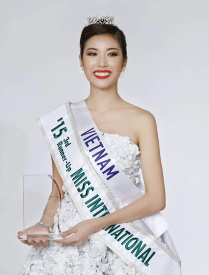
Thúy Vân - Á hậu 3 Hoa hậu Quốc tế 2015.
