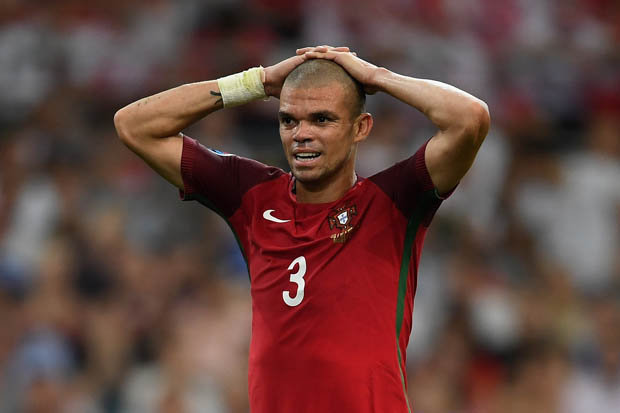 Pepe đứng trước nguy cơ ngồi ngoài vì chấn thương