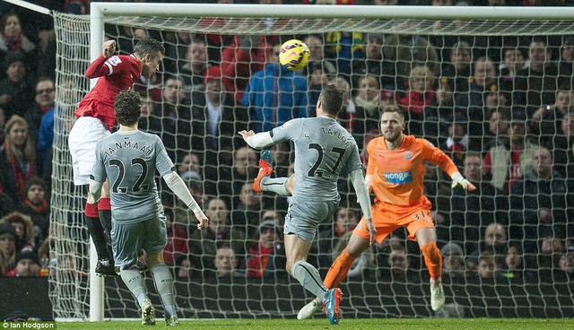 Van Persie nâng tỷ số lên 3-0 ở phút 53 cho Man United