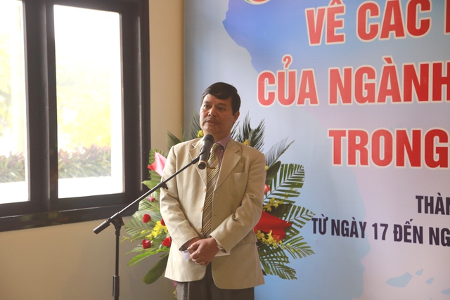 Ông Văn Công Toàn - Giám đốc Trung tâm THVN tại TP. Huế, Trưởng Ban Tổ chức LHTHTQ lần thứ 34 phát biểu tại Lễ khai mạc Triển lãm ảnh