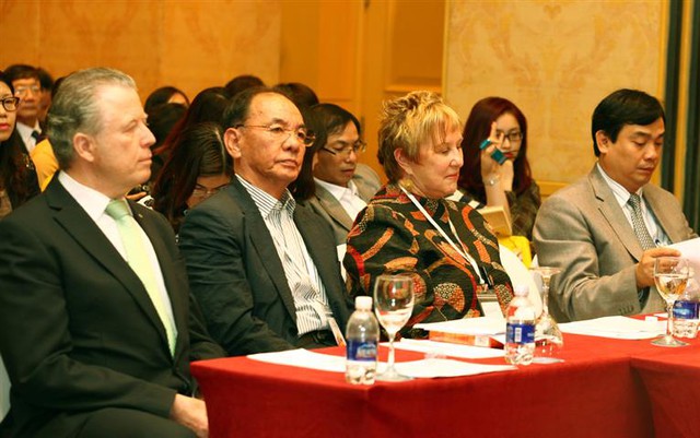 Đại diện BGK Phim Dài và BGK NETPAC tại buổi Họp báo chiều qua (22/11).