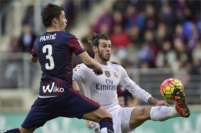 Gareth Bale cũng đóng góp 1 bàn thắng trong trận đấu với Eibar