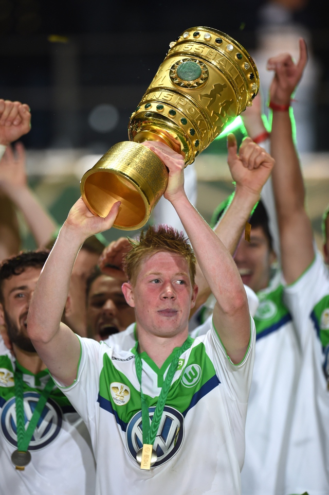 Cùng với Wolfsburg, De Bruyne đã có được 2 danh hiệu ở mùa giải vừa qua là Siêu Cúp nước Đức và Cúp Quốc gia Đức.