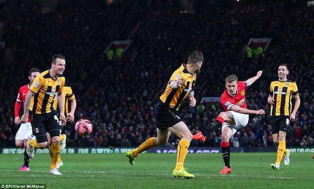 Tiền đạo trẻ James Wilson ấn định chiến thắng 3-0 cho Man Utd