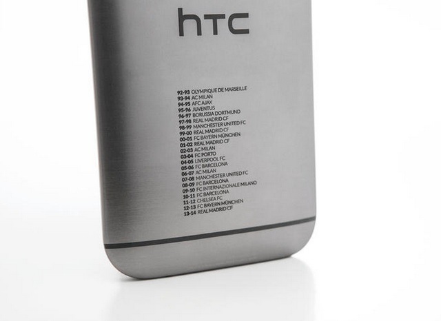 Mặt lưng của HTC One M8 phiên bản đặc biệt khắc tên các đội bóng vô địch cúp UEFA Champions League