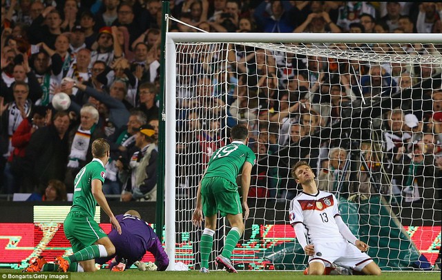 Tiền đạo Thomas Muller của đội tuyển Đức thất vọng với một pha bỏ lỡ cơ hội