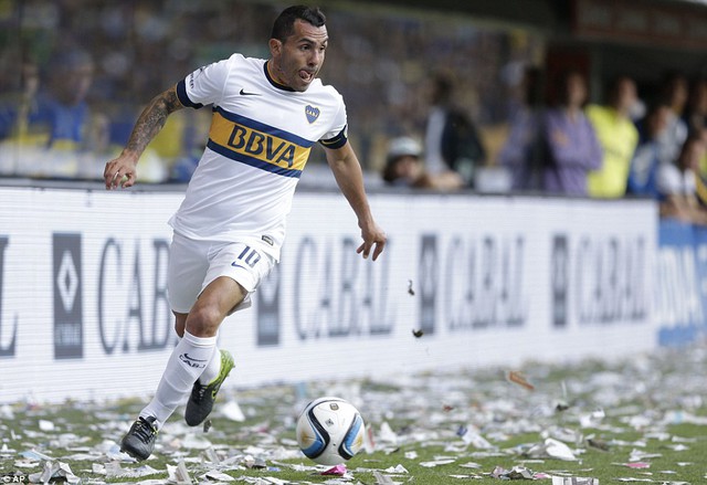 
Tevez là người được trao băng đội trưởng Boca Juniors trong trận đấu tranh chức vô địch với Tigre
