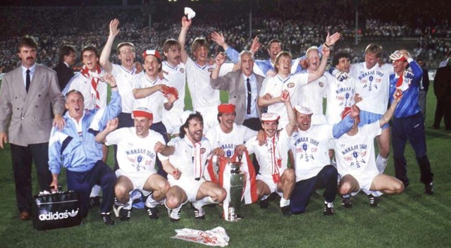 PSV (Hà Lan) mùa giải 1987/88: Vô địch Eredivisie, Cúp QG (KNVB Cup), Cúp châu Âu