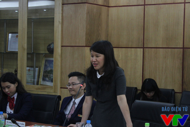 
Bà Bùi Thị Diễm Hường - Đại diện Trung ương Đoàn - tự hào chia sẻ về chất lượng đoàn đại biểu Việt Nam tham sự SSEAYP 2015

