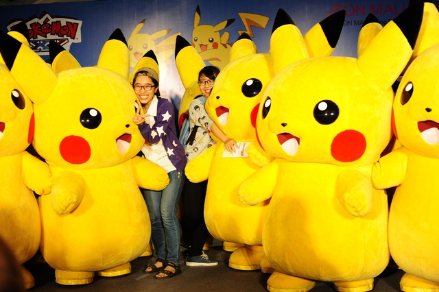 
Tạo dàng bên những chú Pikachu siêu dễ thương
