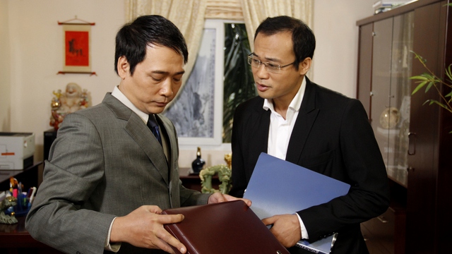 Diễn viên Huy Trinh (phải)