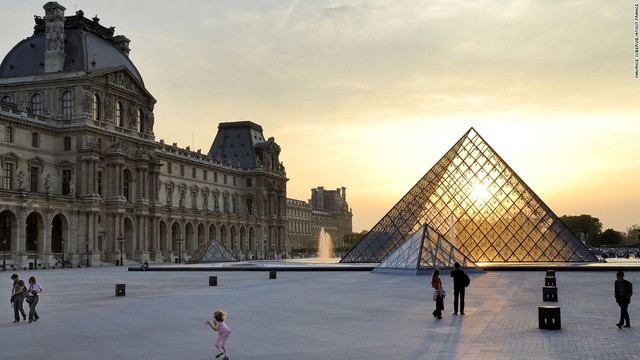 
Bảo tàng Louvre
