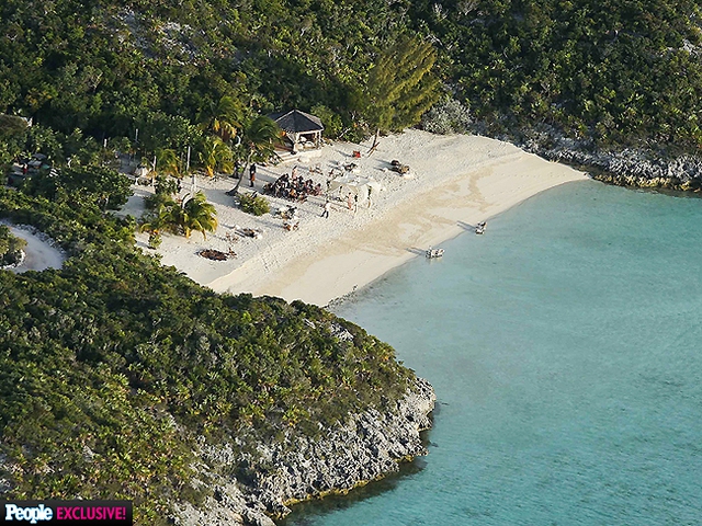 Bãi biển - nơi diễn ra lễ cưới - tại hòn đảo riêng của Johnny Depp ở Bahamas.