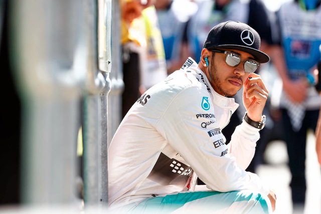 Lewis Hamilton đòi hỏi mức lương 145 triệu bảng/3 năm với Mercedes