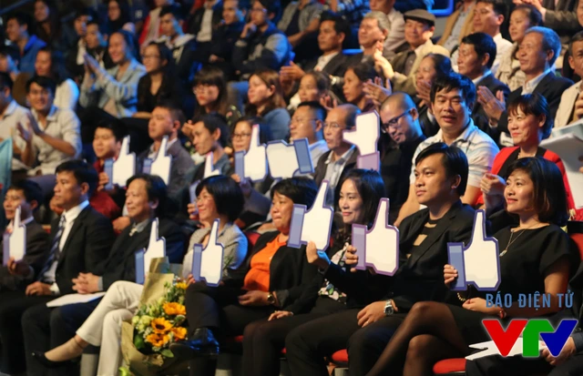 
Bên cạnh đó, quan điểm của Quang Triết cũng nhận được nhiều sự ủng hộ hơn từ Hội đồng cố vấn và các khán giả.

