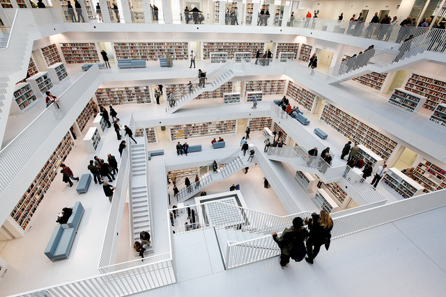 Thư viện Stadtbibliothek Stuttgart ở Đức ấn tượng bởi không gian mở, mang phong cách hiện đại.