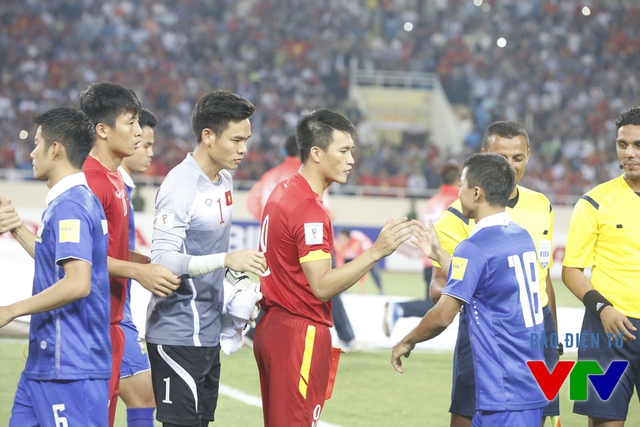 
Trước trận đấu, đội trưởng Lê Công Vinh đã bày tỏ mong muốn giành chiến thắng trước Thái Lan vì màu cờ sắc áo
