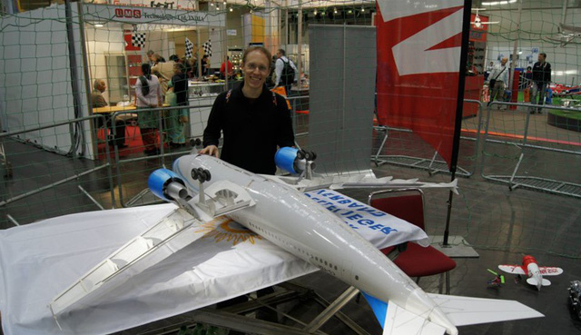 Martin Muller và mô hình máy bay A310