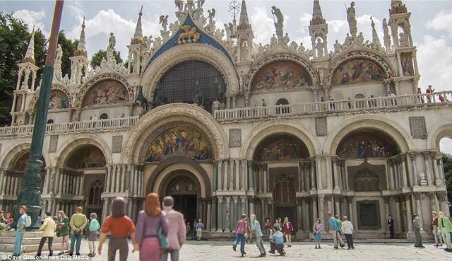 
Tobu World Square bao gồm bản sao từ 21 quốc gia, 45 trong số đó là Di sản thế giới được UNESCO vinh danh. Trong ảnh là bản sao của Nhà thờ San Marco - một trong những nhà thờ nổi tiếng nhất của Venice.
