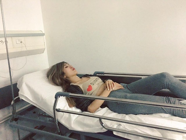 Hình ảnh Trang Pháp nhập viện được chia sẻ trên Facebook cá nhân của cô đã khiến người hâm mộ nữ ca sĩ vô cùng lo lắng