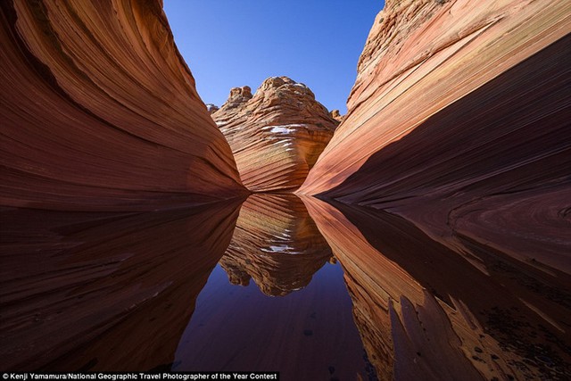 
Nhiếp ảnh gia Kenji Yamamura đã bắt gặp cảnh quan tuyệt đẹp này trong sa mạc Utah.
